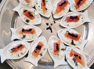 Une photo de Petites bouchées apéritives, faisselle,concombre et truite fumée