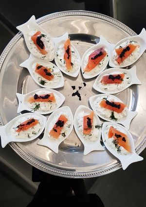 Une photo de Petites bouchées apéritives, faisselle,concombre et truite fumée