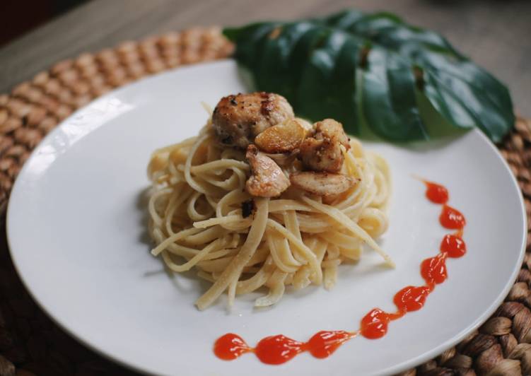 Langkah Mudah untuk Membuat Spaghetti Carbonara Ala ala Toping chicken grill Pan Anti Gagal