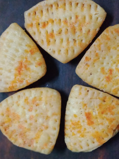 ફરસી પૂરી(farsi puri recipe in gujArati) રેસીપી મુખ્ય ફોટો