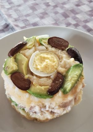 Una foto de Causa limeña