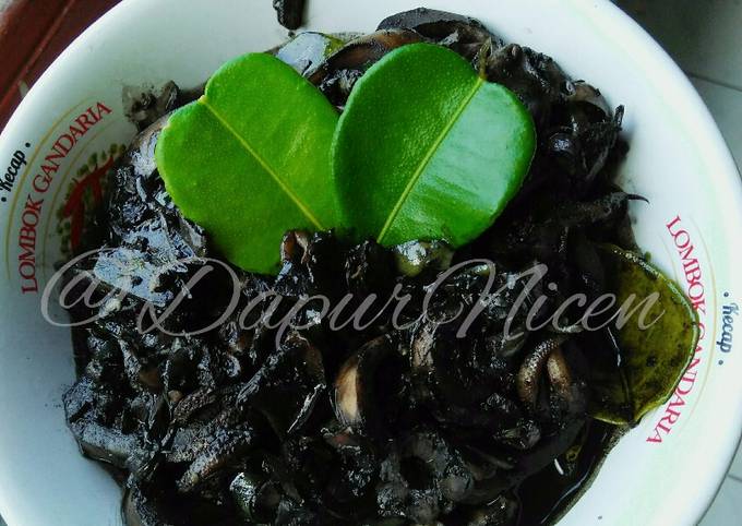 Cumi Bumbu Hitam