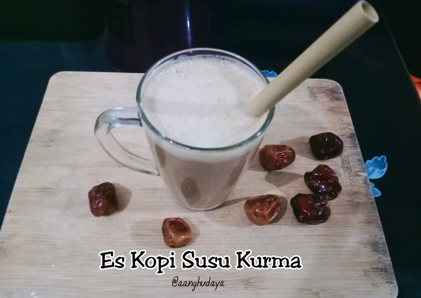 Es Kopi Susu Kurma