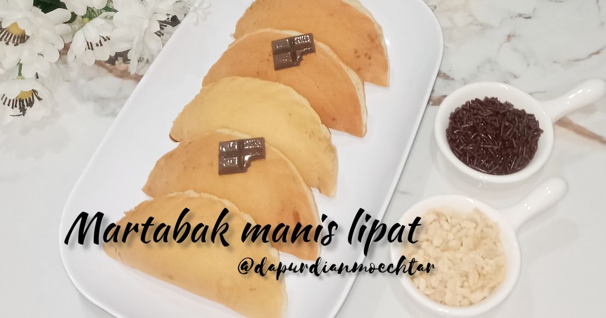 Martabak manis lipat