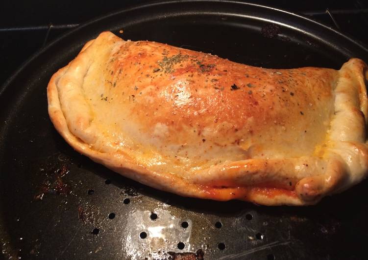 Calzone de salchicha italiana