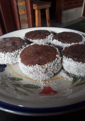 Una foto de Alfajores livianos de chocolate