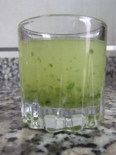 Una foto de Aceite de ajo y perejil