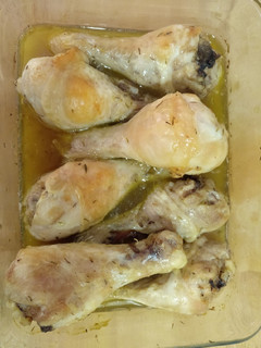 Una foto de Muslos de pollo al horno