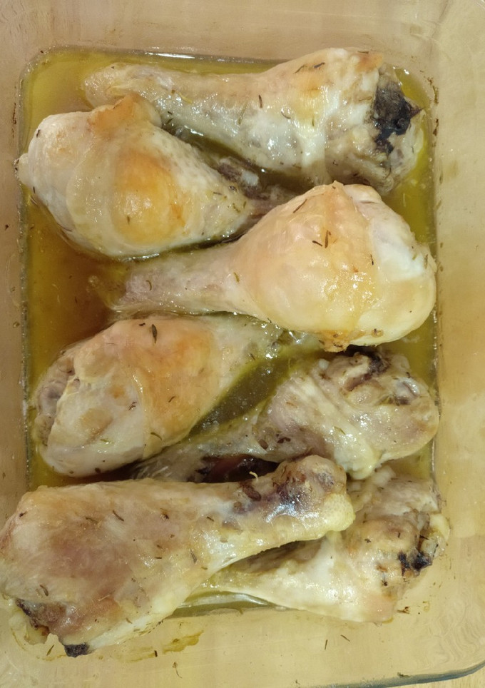 Una foto de Muslos de pollo al horno
