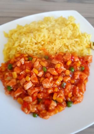 Una foto de Arroz con pollo a la primavera