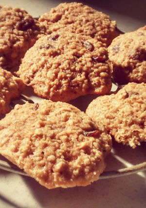 A picture of Oatmeal Raisin Cookies!.