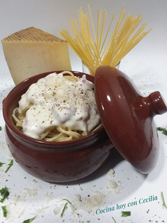 Una foto de Espaguetis con salsa tipo carbonara elaborado en la M.C.Plus