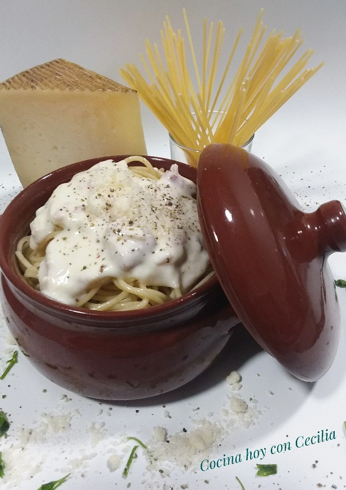 Una foto de Espaguetis con salsa tipo carbonara elaborado en la M.C.Plus