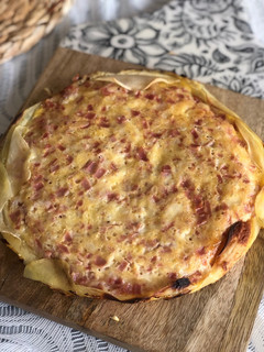 Una foto de 🥧 Tarta de jamón y queso con masa de papa 🥔