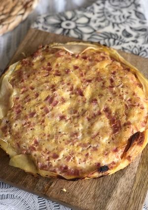 Una foto de 🥧 Tarta de jamón y queso con masa de papa 🥔
