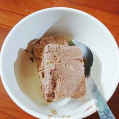 A picture of Choco Chikoo Ice-cream.