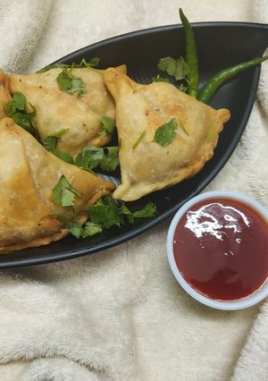 A picture of Fish Samosa.