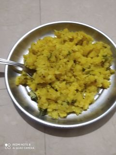 ચટપટા બટાકા પૌવા (Chatpata Bataka Poha Recipe In Gujarati) રેસીપી મુખ્ય ફોટો