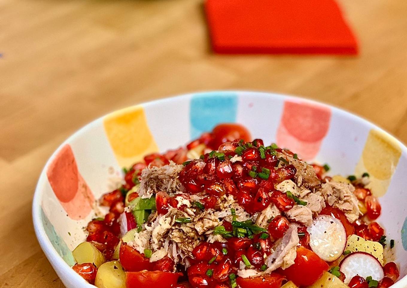 Ensalada templada de patata y atún en escabeche