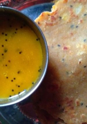 A picture of Dal Paratha.