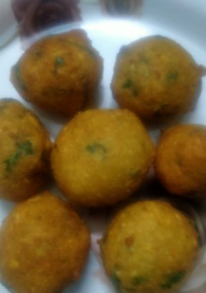 A picture of Moong dal Pakoda.