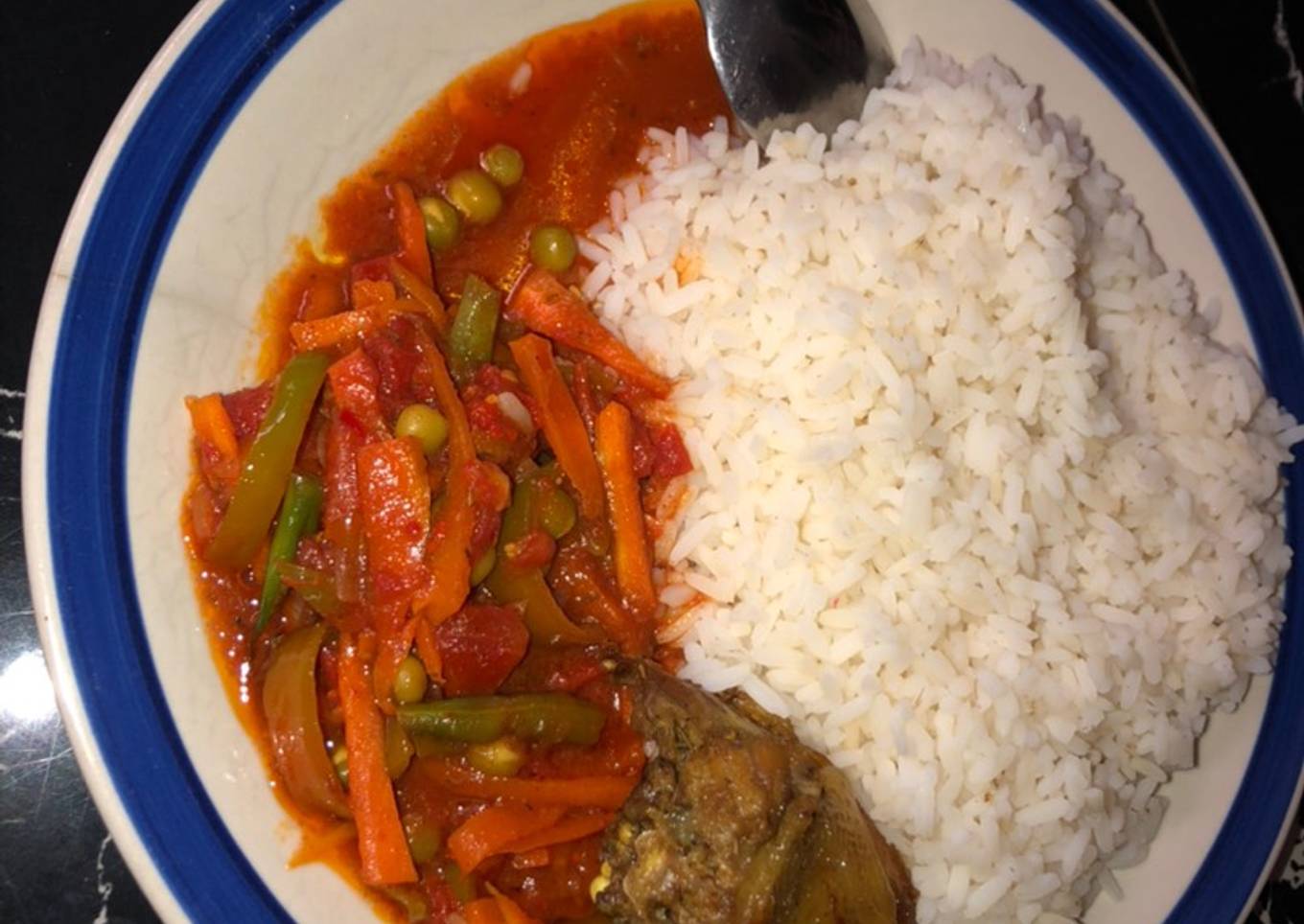 White rice and vegetable sauce