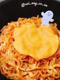 Mỳ cay phô mai phong cách Halloween