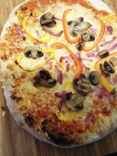 Φωτογραφία της συνταγής Pizza 🍕 με ναπολιτάνικη ζύμη