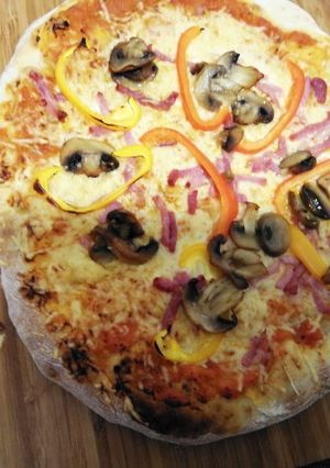 Φωτογραφία της συνταγής Pizza 🍕 με ναπολιτάνικη ζύμη