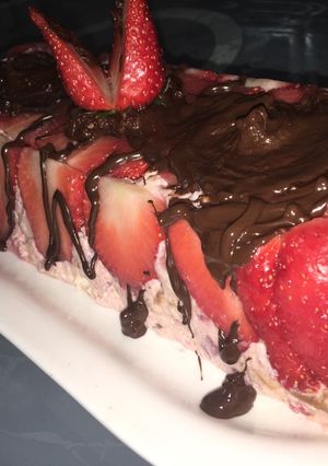 صورة لوصفة 🍫🍓🍌كريم شانتي بلبسكويت والفواكه🍫🍓🍌