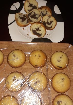 A picture of Zebra cup cakes.