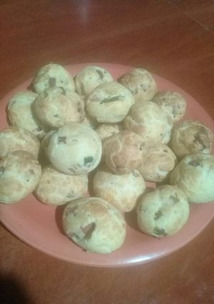 Una foto de Profiteroles salados