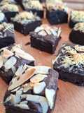 Brownies Panggang Sekat Keju Almond uk 20x20 🍫fudgy dan shiny crust