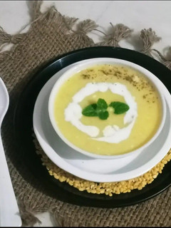 A picture of Split yellow Moong dal soup.