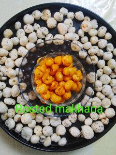 રોસ્ટેડ મખાના (Roasted Makhana Recipe In Gujarati) રેસીપી મુખ્ય ફોટો
