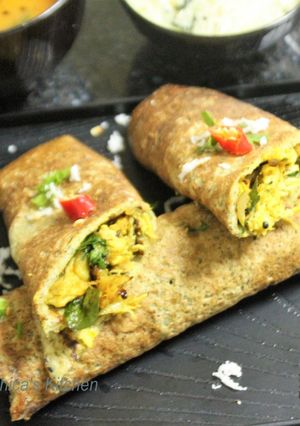 A picture of Chicken Stuffed Oats Dosa.