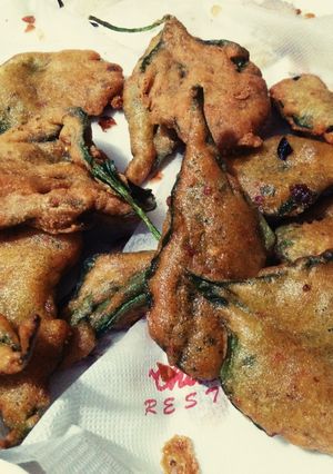 A picture of Palak k pakodry.
