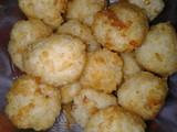 Bola bola nasi isi ayam suwir