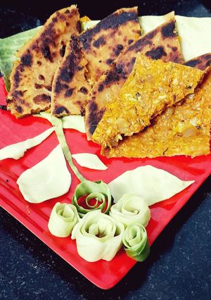 કોબીજ પરાઠા (Kobij Paratha Recipe In Gujarati) રેસીપી મુખ્ય ફોટો