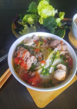 Hình của món Bún sườn chua.