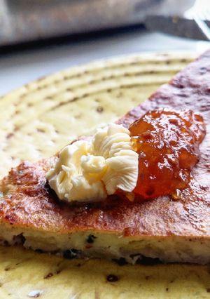 A picture of Banana cinnamon pancake in oven.
