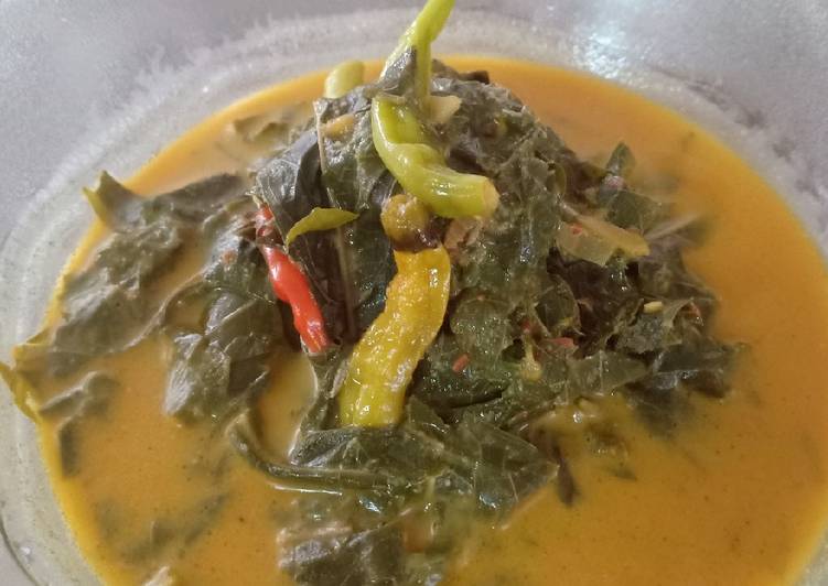 Gulai Daun Singkong Kecombrang