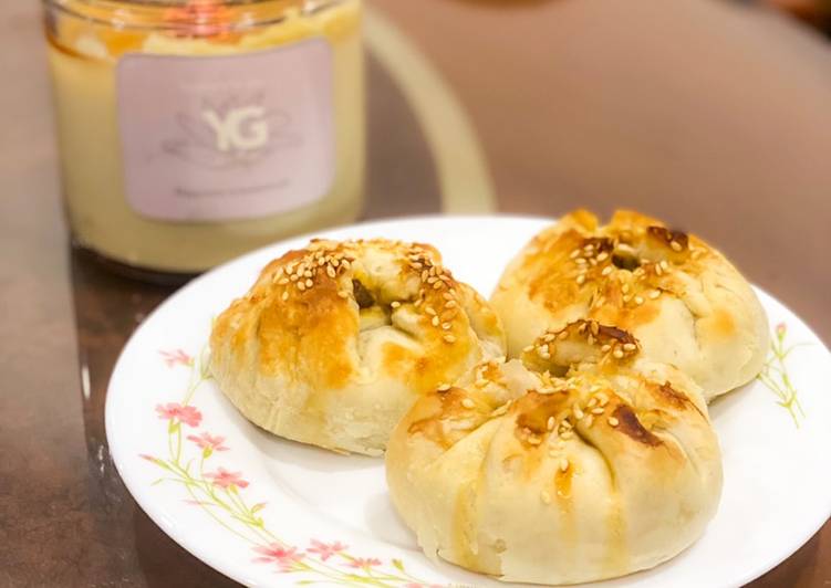 Cara Gampang Menyiapkan Eggless Vegetarian Baked Curry Pao Anti Gagal