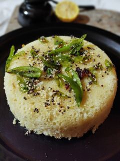 সুজির ধোকলা (sujir dhokla recipe in bengali) রেসিপির প্রধান ছবি
