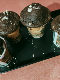 चॉकलेट कपकेक्स (chocolate cup cake recipe in marathi) रेसिपी चे मुख्य फोटो