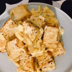 Pan fried tofu 🥡 A picture of Pan fried tofu 🥡.