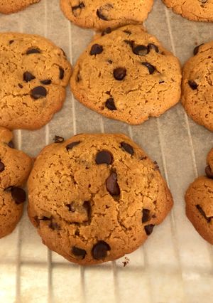 รูปของ Soft chocolate chip cookies คุกกี้ช็อกโกแลตชิปแบบนิ่ม