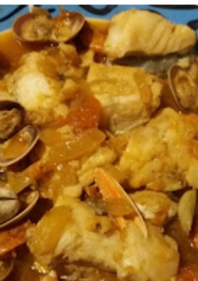 Una foto de Bacalao en salsa de tomate y vino moscatel