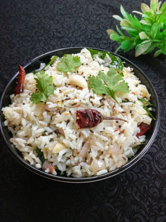 பூண்டு சாதம் (Poondu Saatham Recipe in Tamil) செய்முறை முக்கிய புகைப்படம்