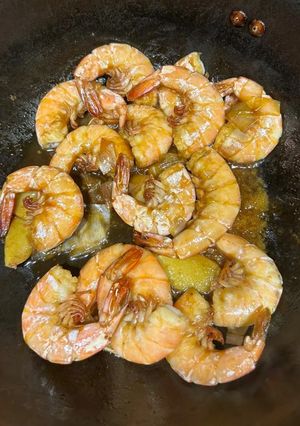A picture of Shrimp Stir-Fry with Ginger, Leek Whites and Coconut Aminos and Maple Syrup. My own version of 油爆虾.